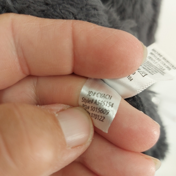 Koolaburra by UGG Embossed Sherpa Fleece Vest Gray Size Medium - Picture 8 of 10